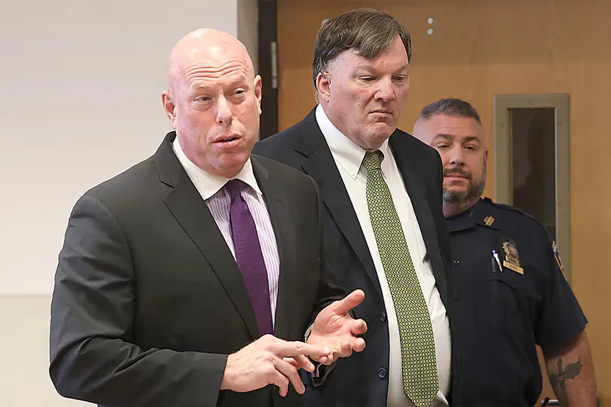 Rex Heuermann verschijnt met zijn advocaat in de rechtbank' typeof='foaf:Image' title=