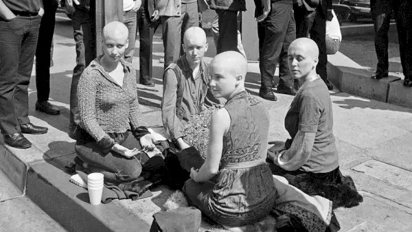 Manson: The Women - Promobillede af hele afsnittet
