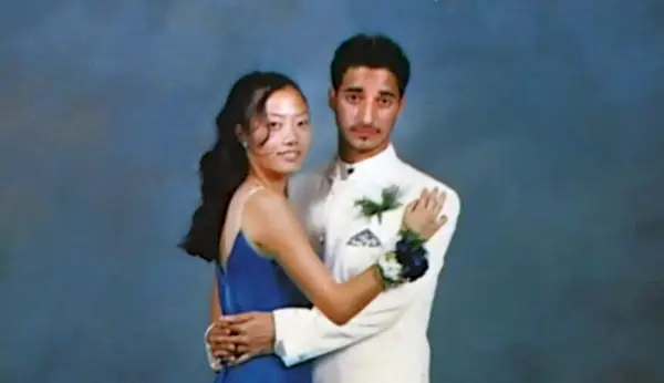 Hae Min Lee y Adnan Syed en el baile de graduación juvenil
