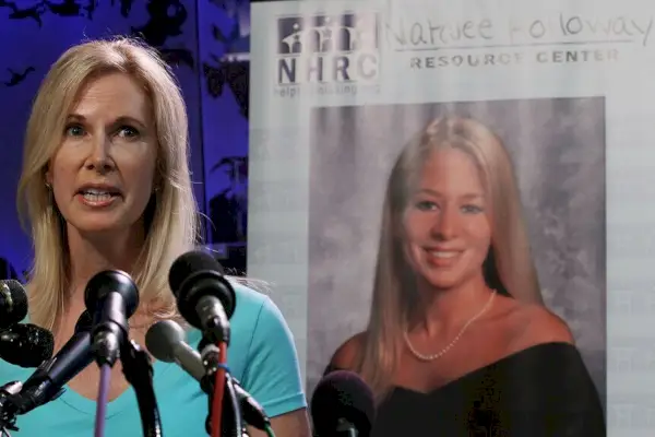 Beth Holoveja piedalās Natalee Holloway palaišanā