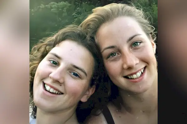 Lauria Biblia Ashley Freeman Familia