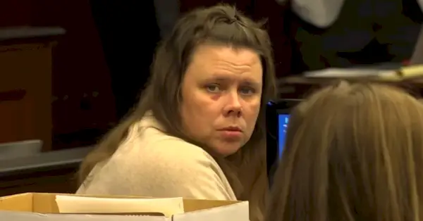 Tiffany Cole va ser condemnada a cadena perpètua dimecres per l'assassinat de Carol i James