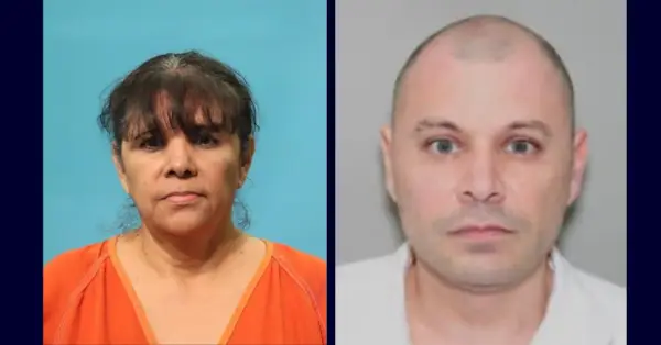 Слева: Леонор Пристл, фото при бронировании, шериф округа Бразория.