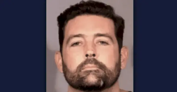 Endrjū Kots caur Lasvegasas Metro policijas departamentu