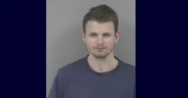 תצלום הזמנה של ריאן פורנייה, שריף מחוז ג'ונסטון