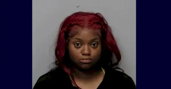 Jakayla Ashanti Williams boekingsfoto (politieafdeling Dothan)