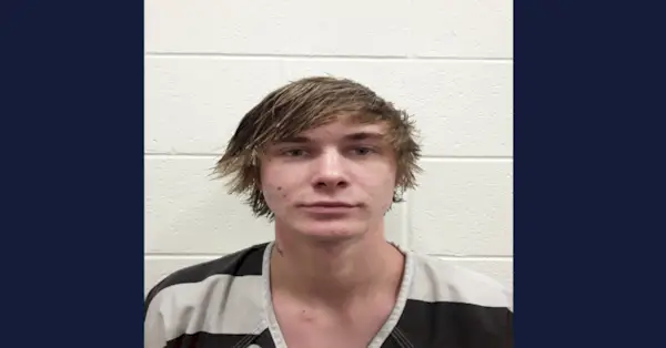 Rezervācijas fotoattēls, izmantojot Drū Aleksandru Brūksu.