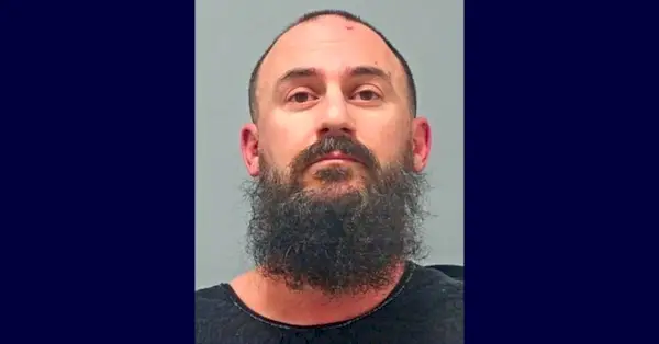 Džefrijs Maierss Lakortiglija parādās kausā