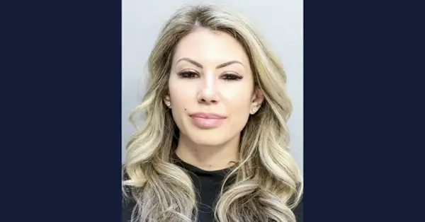 Stephanie Armas appare in una foto segnaletica