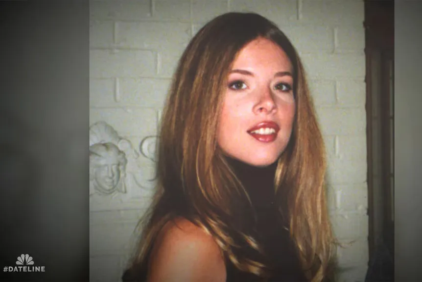 Kristi Johnson apareció en Dateline: The Girl With the Hibiscus Tattoo' typeof='foaf:Image' title=