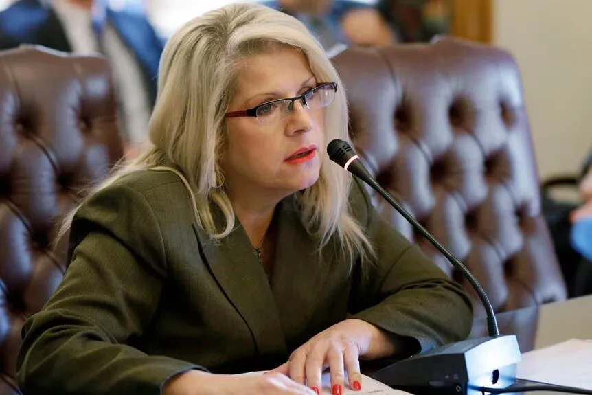 Linda Collins Smith' typeof='foaf:Image' title=