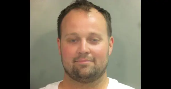 Josh Duggar wordt gezien in een politiefoto van de gevangenis in Washington County, Arkansas.