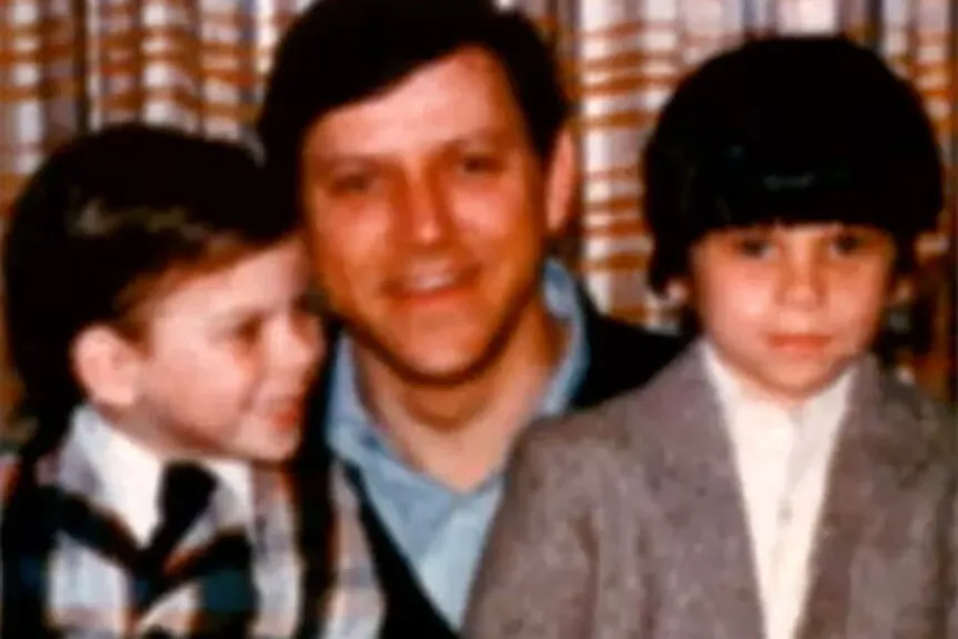 Jose Menendez und seine Söhne' typeof='foaf:Image' title=