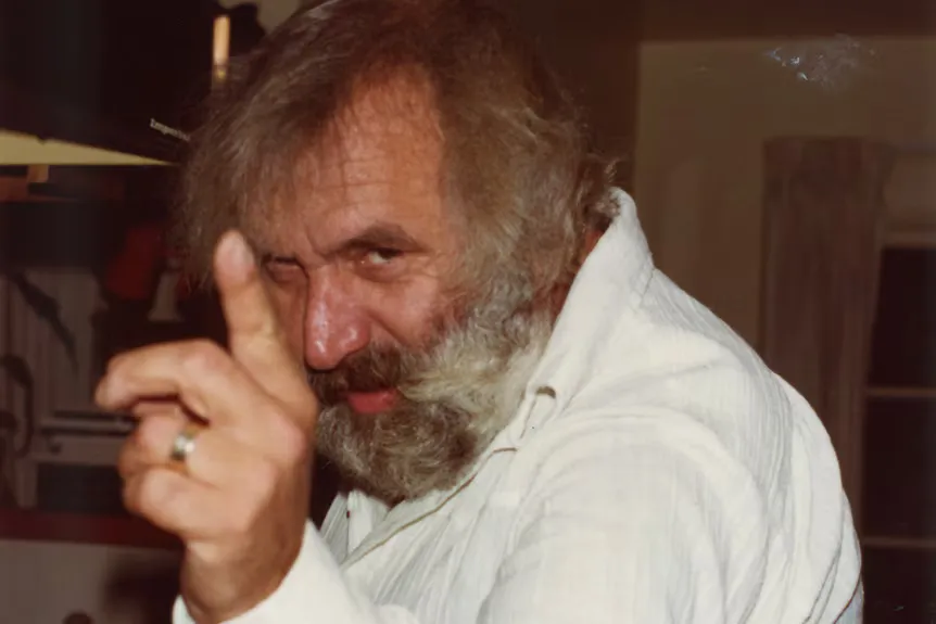 Guy Muldavin vystupoval v Lady Of The Dunes' typeof='foaf:Image' title=