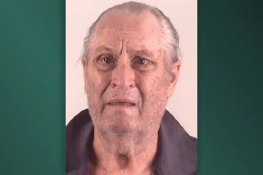 en politiutdeling av Glen Samuel Mccurley' typeof='foaf:Image' title=