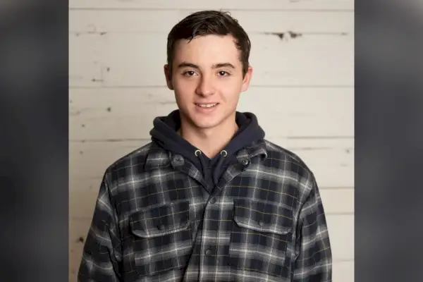 A polícia diz que restos de esqueletos do fazendeiro adolescente Dylan Rounds foram encontrados, suspeito se declara culpado