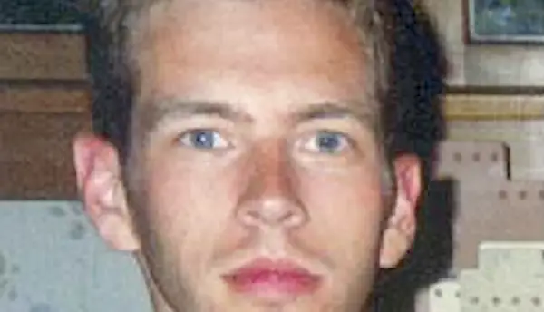 Patolog sądowy uważa, że ​​rzekoma ofiara „uśmiechniętej twarzy” nie żyła, zanim wrzucono ją do wody