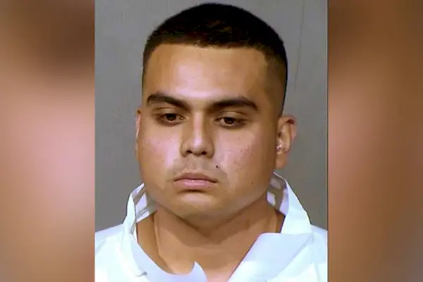 자칭 '인셀'이 애리조나 몰 총격 사건을 직접 촬영한 지 44년이 됐다.