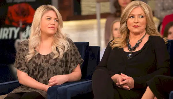 7 вещей, которые заставили дочерей Дебры Ньюэлл с подозрением относиться к «Грязному Джону»