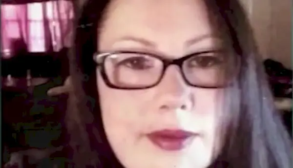 גבר חונק את אישה למוות לאחר שגילה שהיא מנהלת רומן עם שני גברים אחרים