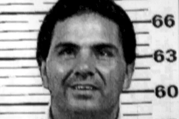 데브라 카터의 진짜 살인자는 누구였습니까? 론 윌리엄슨이 아니라 그에 대해 증언한 사람