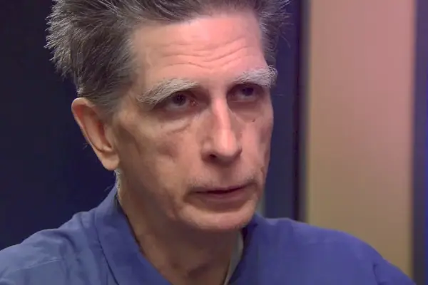 가족 만찬에 참석하지 않다가 목이 베인 채 숨진 채 발견된 캘리포니아 엄마