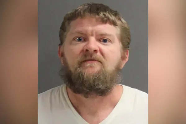 Florida Handyman skyldig i 2018 voldtekt og drap på kjærestens tenåringsdatter