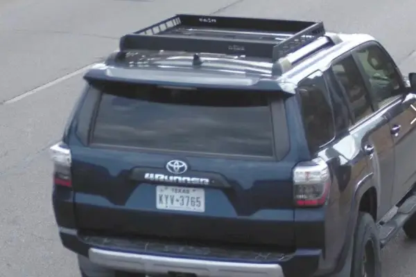 Texaská polícia hľadá odpovede v prípade smrti ženy, ktorú našli upálenú zaživa