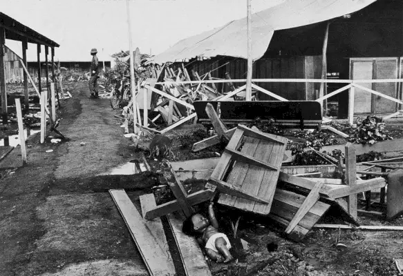 Un edificio derrumbado en el complejo Jonestown en Guyana