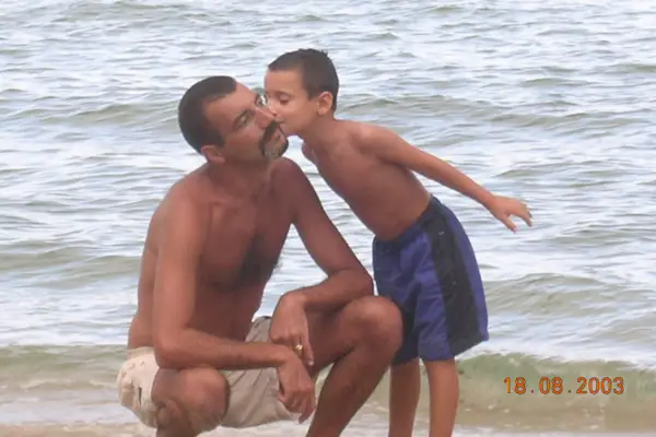 Hledají úřady stále Xaviera Duponta De Ligonnèse, jehož rodina byla objevena brutálně zavražděná téměř před deseti lety?