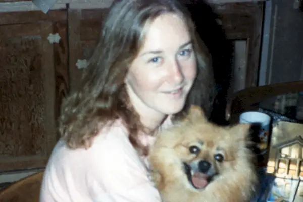 ¿Dónde está hoy Colleen Stan, la superviviente del secuestro conocida como 'La chica de la caja'?