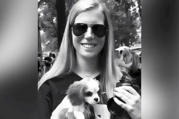 Tiesas noteikumi Nepareiza nāves prāva pret iespējamo izvarotāju var virzīties uz priekšu pēc apsūdzētāja pašnāvības