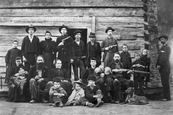Gli Hatfield e i McCoy: cosa causò la sanguinosa faida familiare