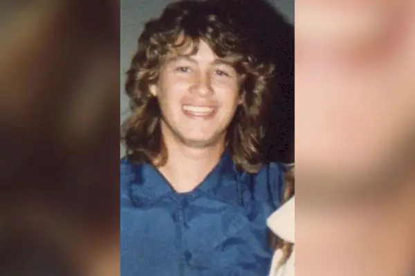 Timotijs Džounss Ks 208