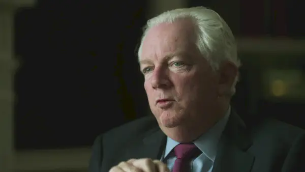 ¿Qué pasó con estos gemelos después de que su padre millonario fuera asesinado a golpes en su casa de Hamptons?