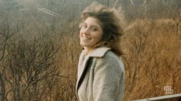 Chi ha ucciso questa madre trovata sepolta nel cortile di casa sua?