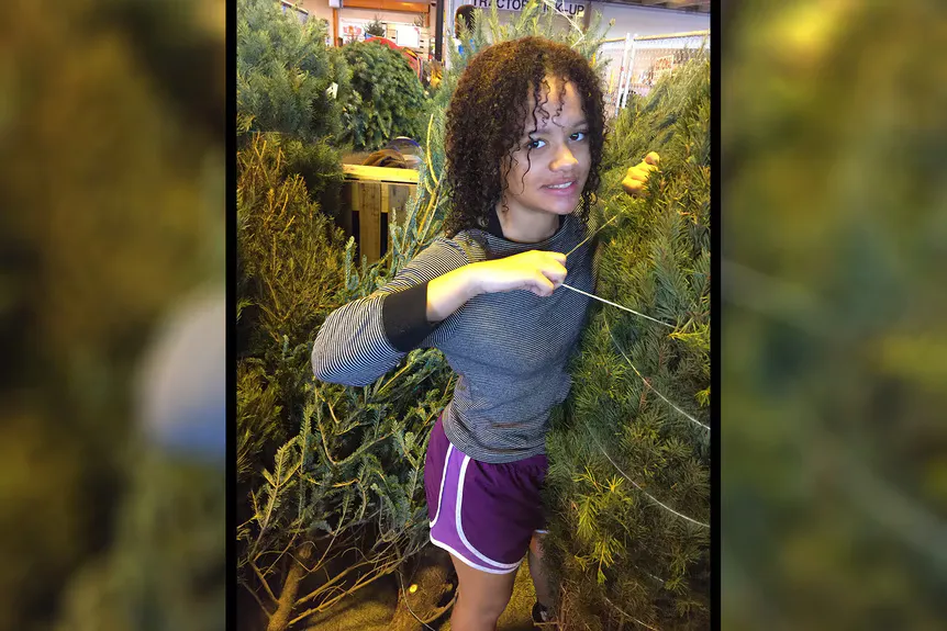 Софи Ридер появилась в сериале «Линия свиданий: Пропавшие без вести в Америке», 4 сезон, 6 серия.' typeof='foaf:Image' title=