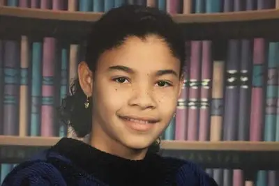 Minerliz Soriano dukker opp i et skolebilde