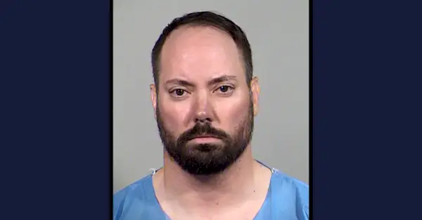 Fotografia ukazuje záber Christophera Hoopesa.