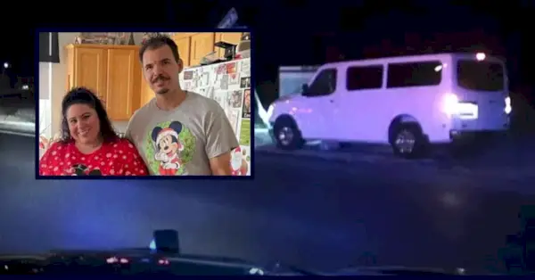 Jerry López, recuadro a la derecha, aparece con su esposa, Karen López; La imagen principal muestra la camioneta de la familia López detenida en una intersección.