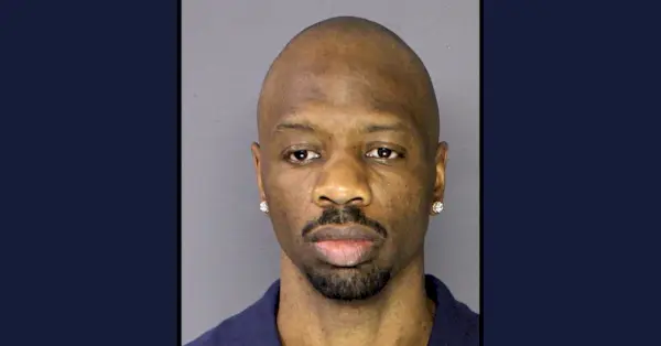 소모리에 모세가 머그샷에 등장합니다.