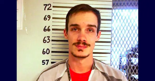 „Vaikas buvo tyčia ir sąmoningai kankinamas“: vyras apkaltintas 2 mėnesių dukters, kuri mirė nuo smegenų sužalojimo ir jai buvo sulaužyti keli šonkauliai, nužudymu