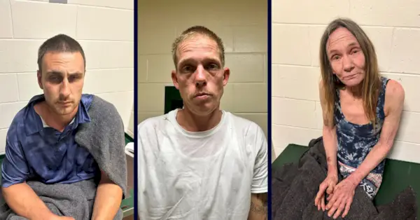 Alvin Weeks Jr., Joshua Ward y Dianne Chamberlin enfrentan cargos por la muerte de Emory Crews Jr. (Fotos del sheriff del condado de Bradford)