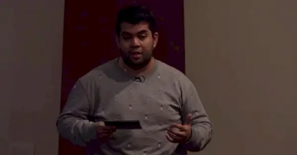 Joel Davis holder en TED-tale