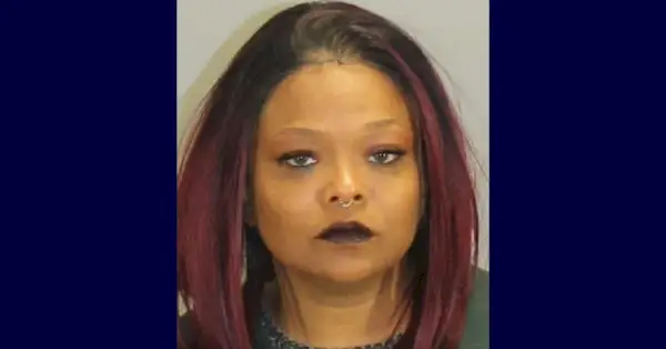 Newoker Adrianne Hurt aparece en una foto policial