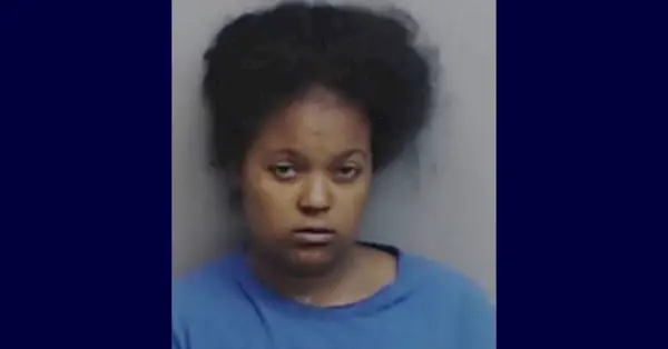 Lamora Williams aparece en una foto policial