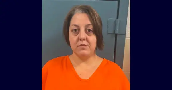 Mary Bookman apparaît sur une photo de réservation