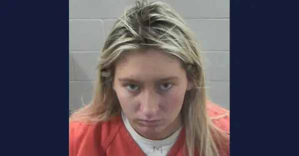 Morgan Taylor Lund stak haar ex-vriend in zijn slaap neer, zeiden de autoriteiten. (Mugshot: Sheriff van Winnebago County