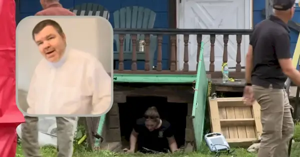 Brian Giles vu dans l'encart à l'extérieur du terrain. Sur l'image principale, les autorités fouillent la maison qu'il partageait avec sa femme assassinée, Nancy Giles, et sa petite amie assassinée, Jilly Todaro. (Images : WJAC)