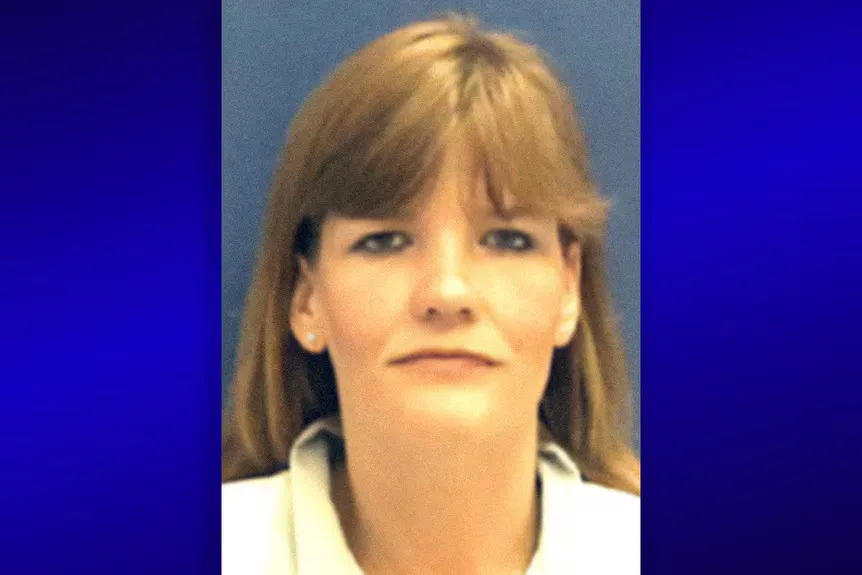 Melissa Erives aparece en Fatal Family Feuds Temporada 2 Episodio 2' typeof='foaf:Image' title=